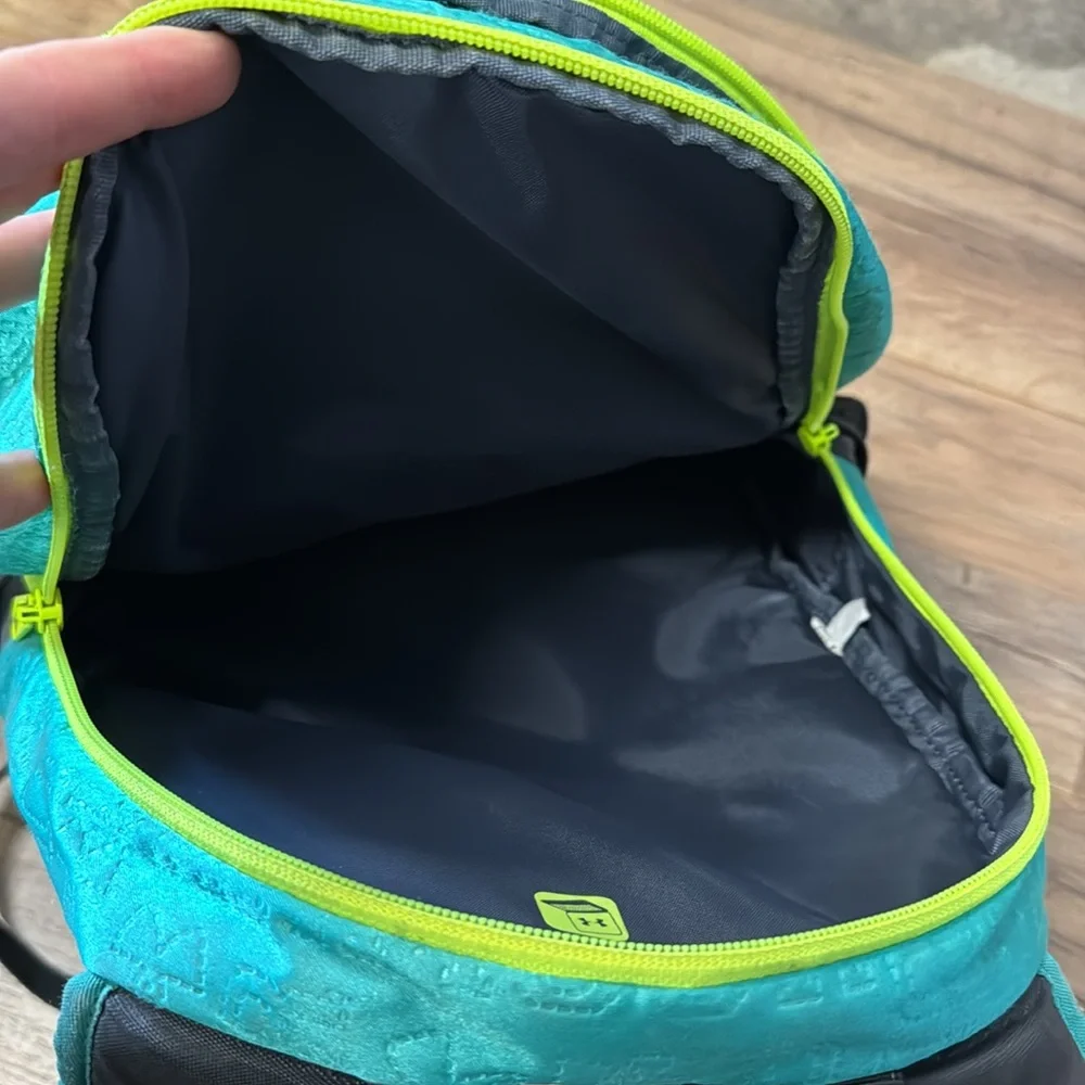 Under Armour Backpack - Picture 2 of 9